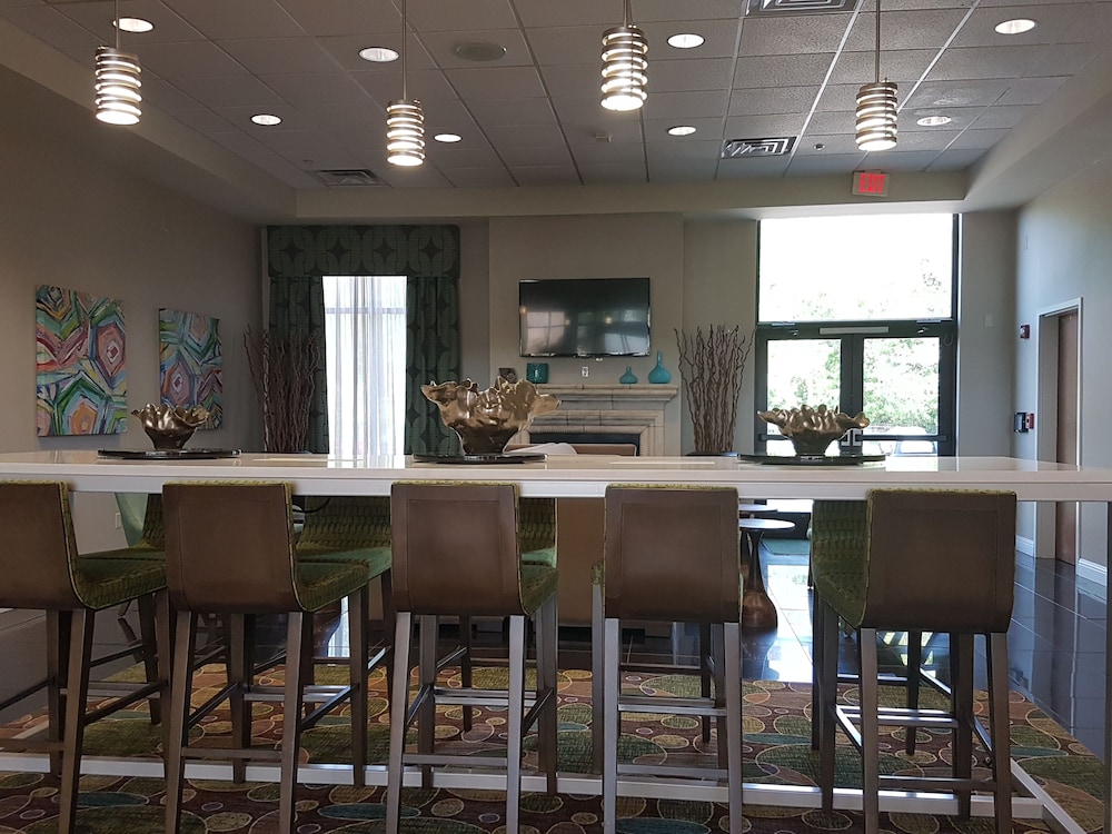 Holiday Inn Carbondale-Conference Center 63/81
