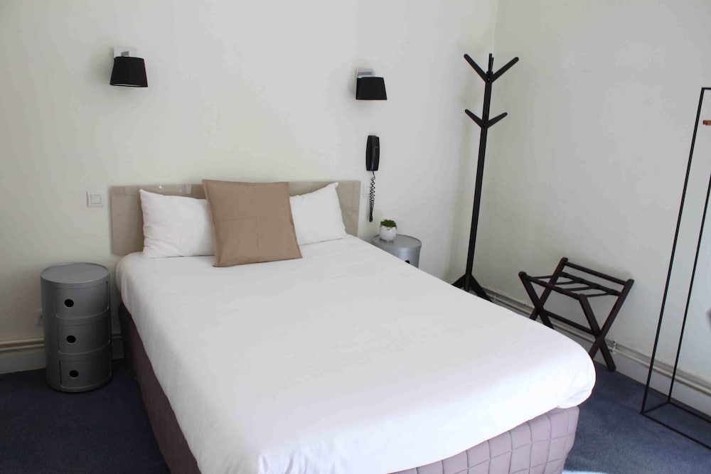 HOTEL HENRI IV 14/69