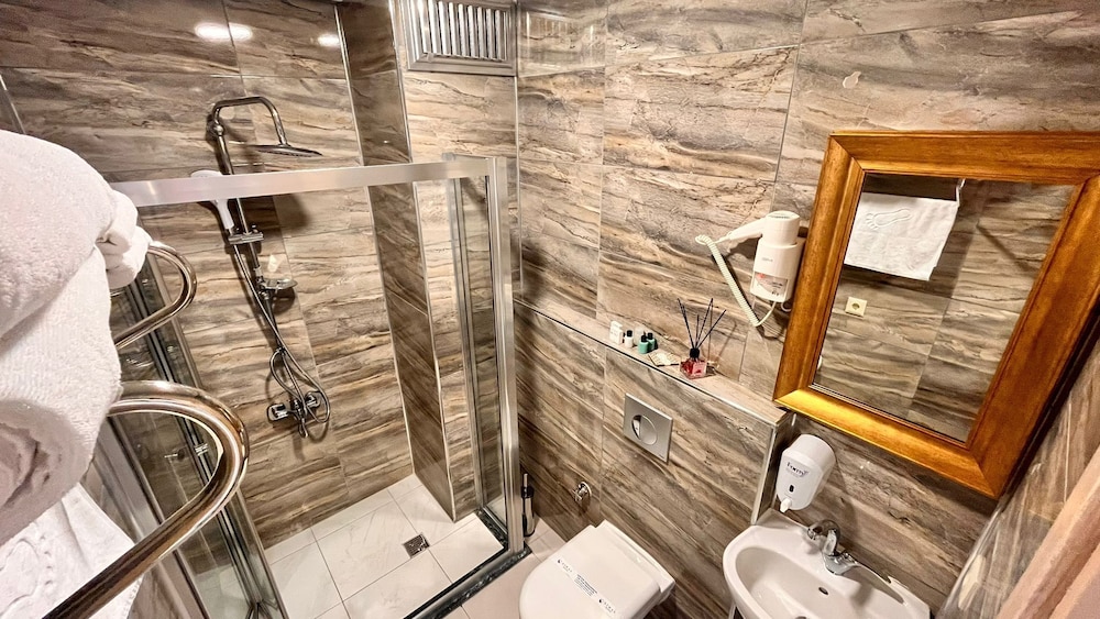 Simal Hotel 50/50