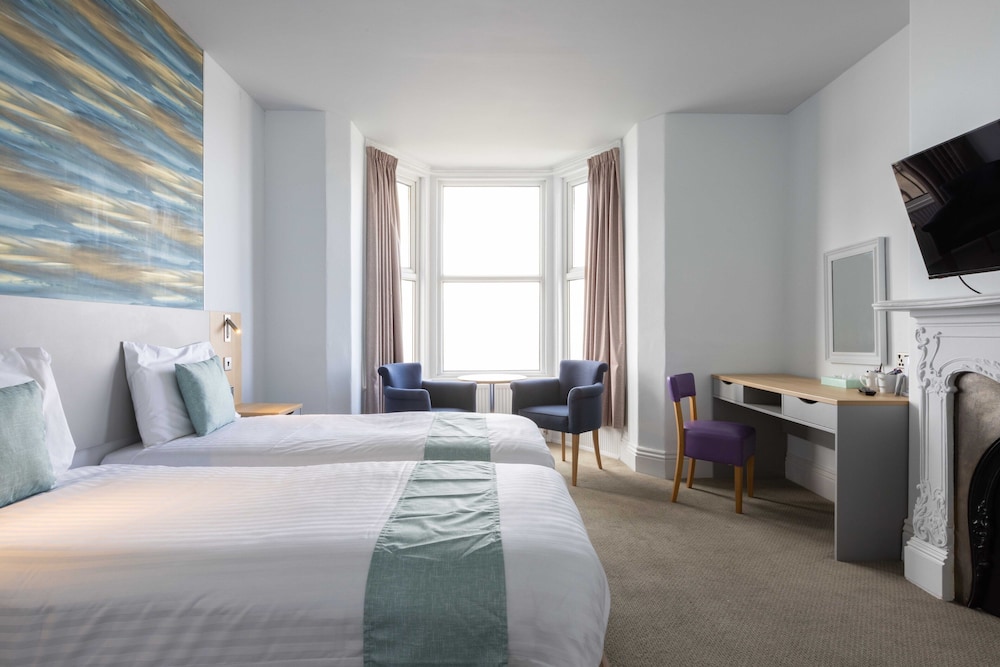 County Hotel 25/68