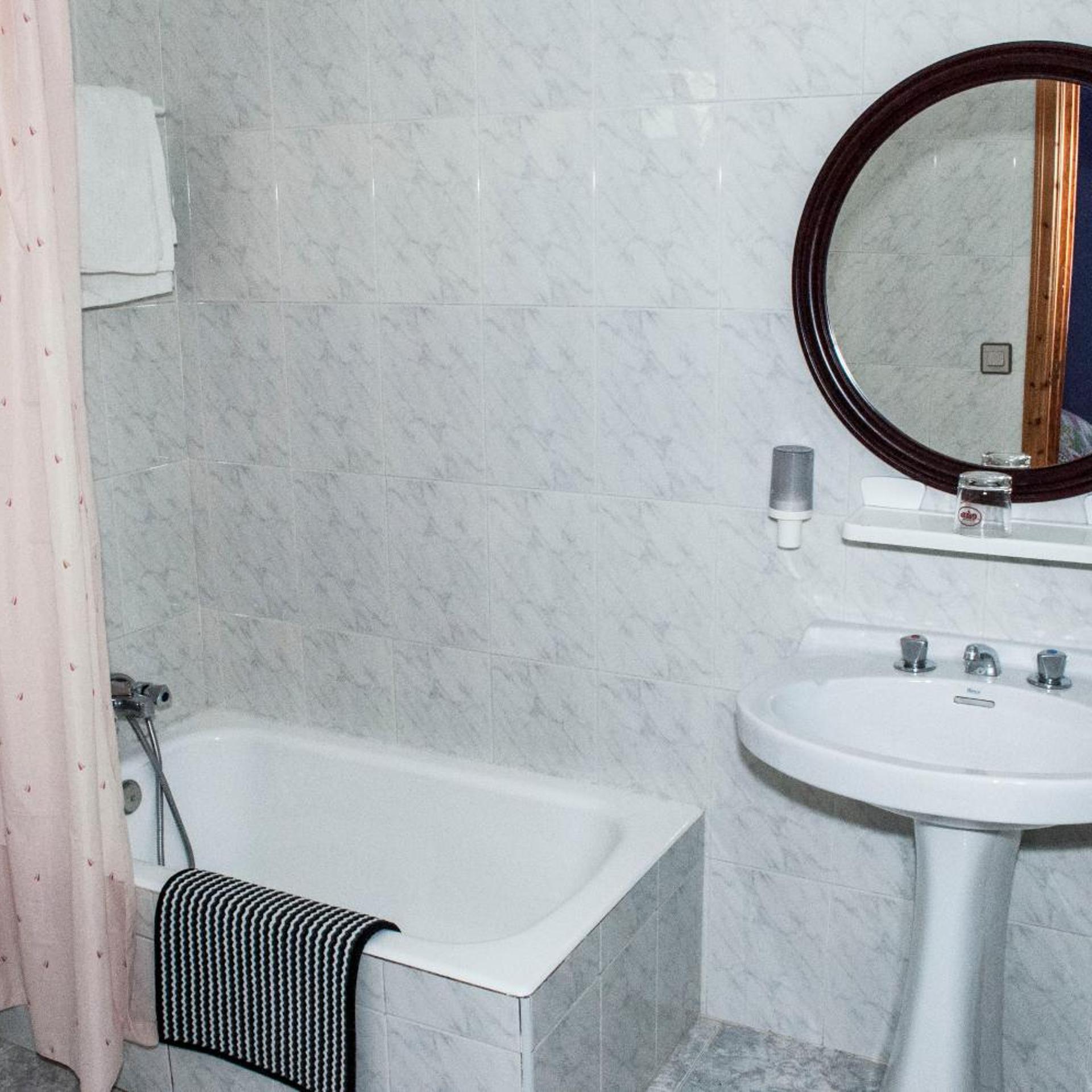 غرفة ثلاثية، Z Hotel Victoria 8/8