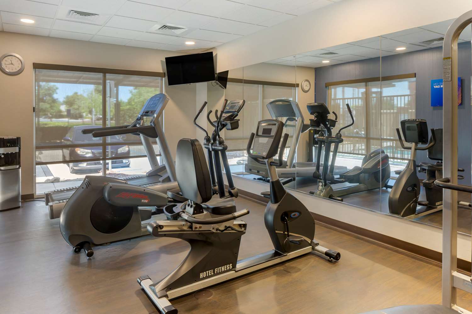 Comfort Suites Ontario Airport Convention Center 8/18
