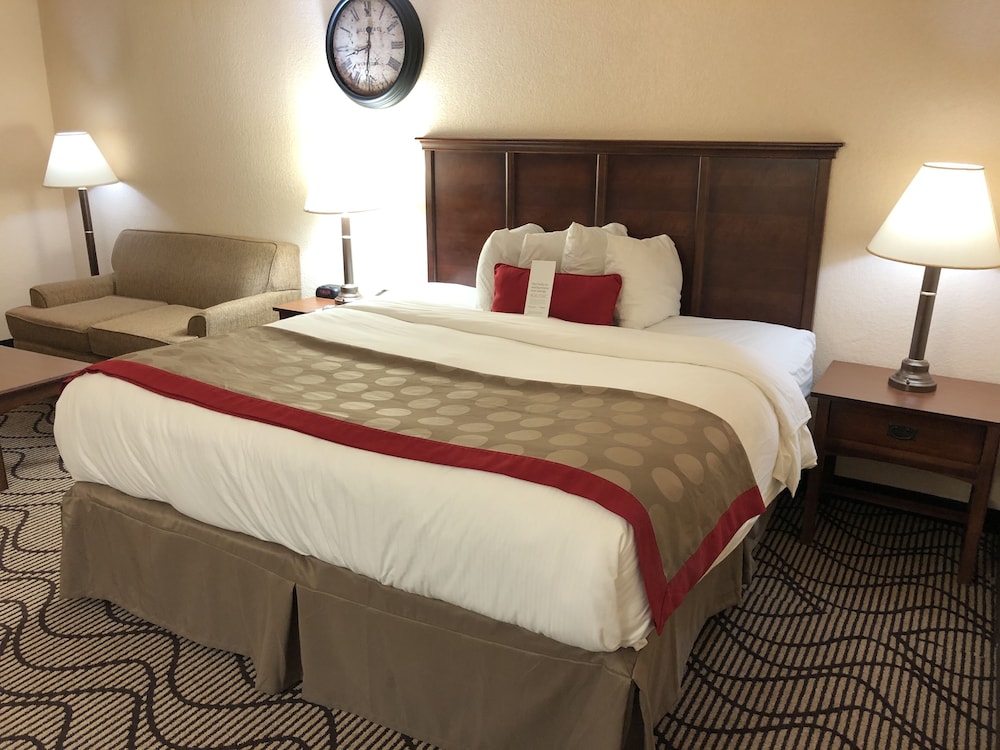 Ramada By Wyndham Birmingham Airport 12/31