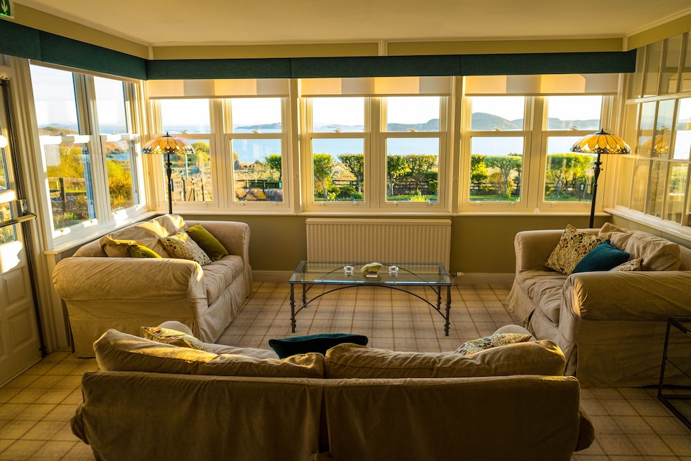 Summer Isles Hotel 26/50