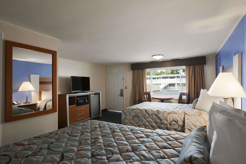 Days Inn By Wyndham West Yarmouth/Hyannis Cape Cod Area 10/16