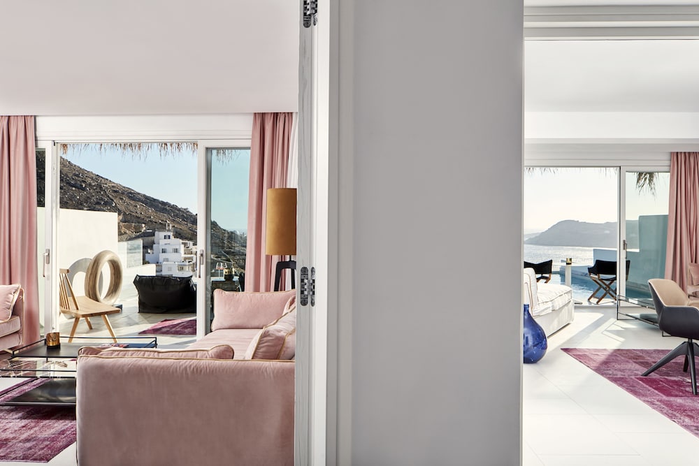 1 Bedroom, Elegant, Villa