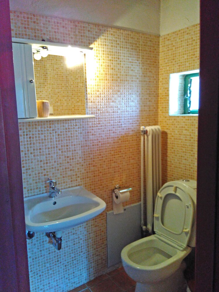 Guesthouse Iro 24/26