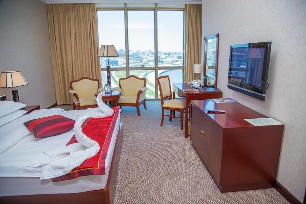 Golden Coast Hotel 6/23