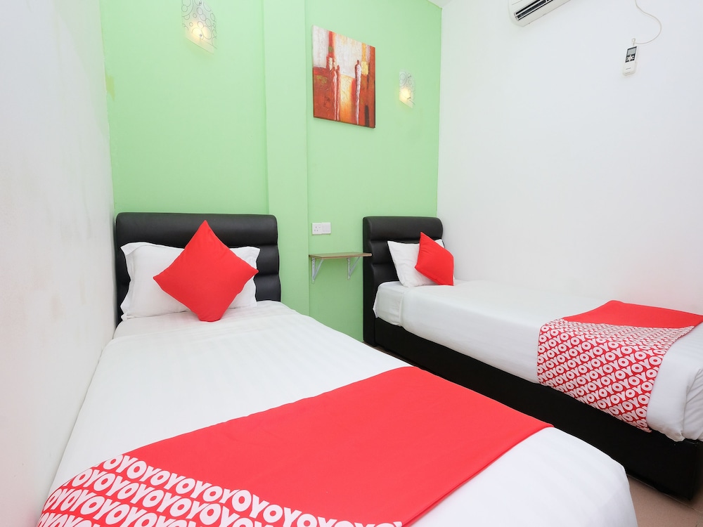 OYO 850 Gold Star Hotel 19/21