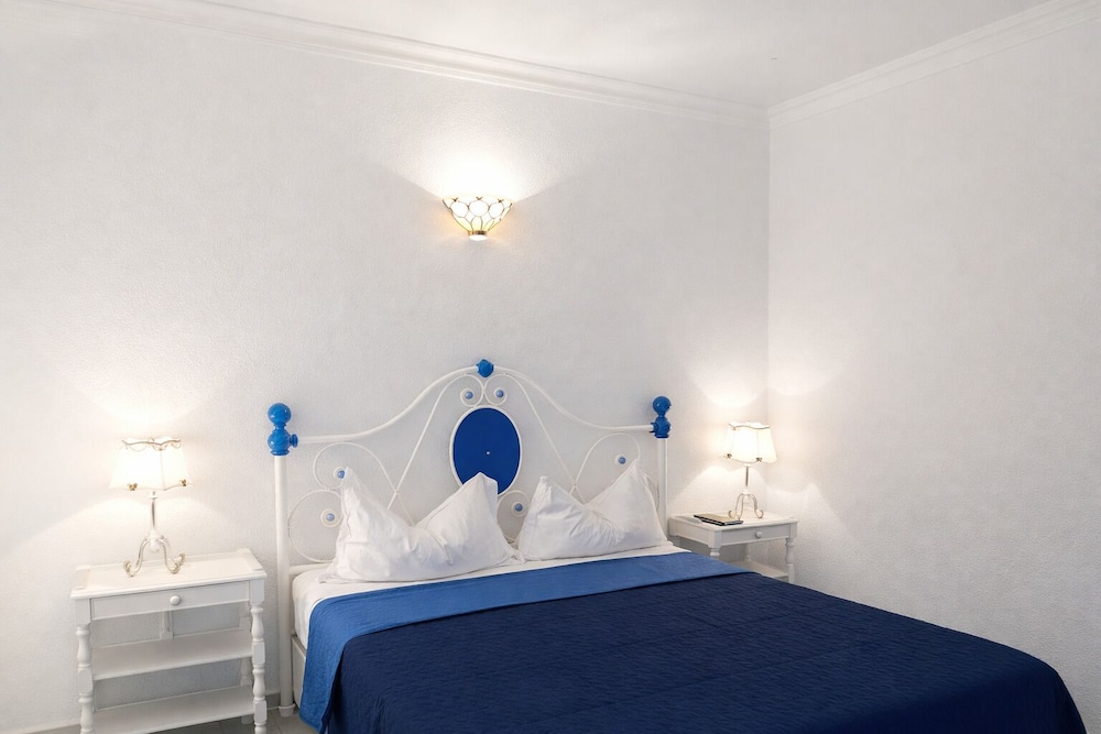 Suite, 1 Double and 3 Single Beds, Sea View, Patio، Villa Neptunus Ischia(Formerly Villa Pitti) 5/5