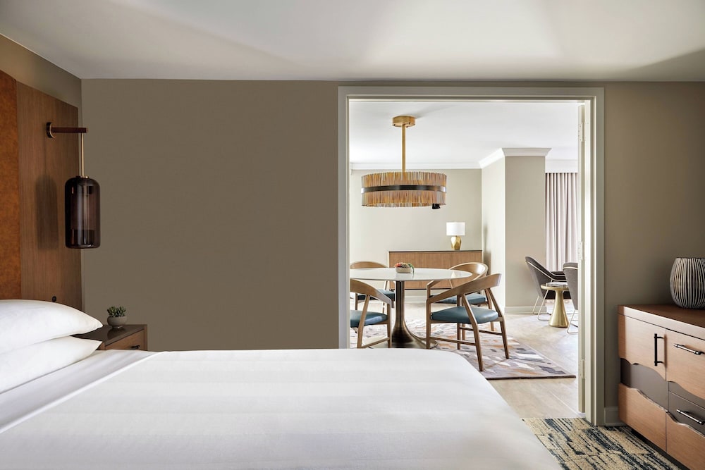 1 Bedroom, Suite, King Bed