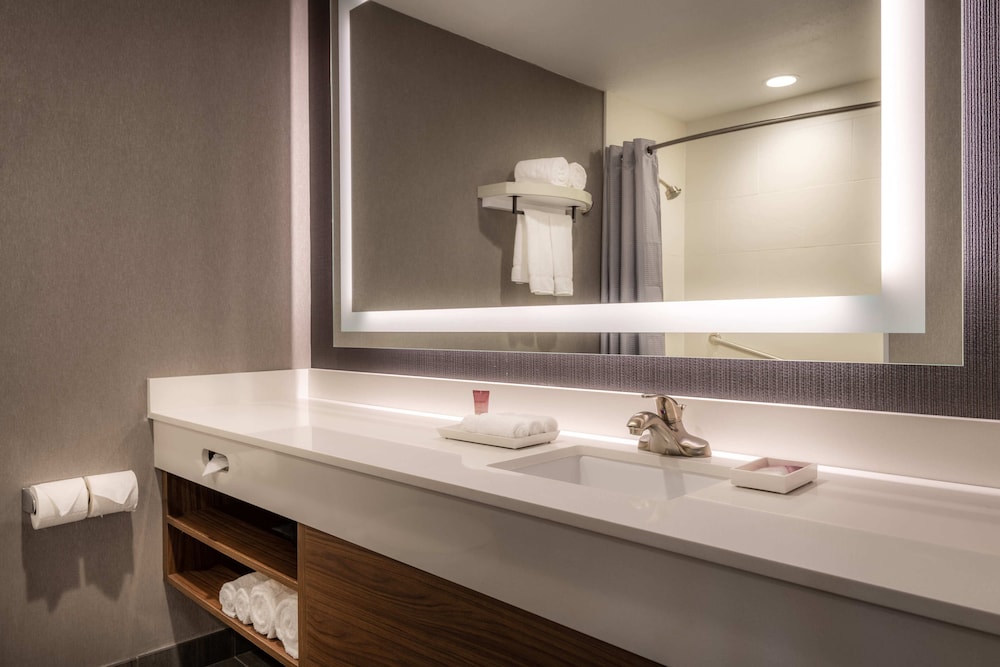 Camelot Inn And Suites 59/62