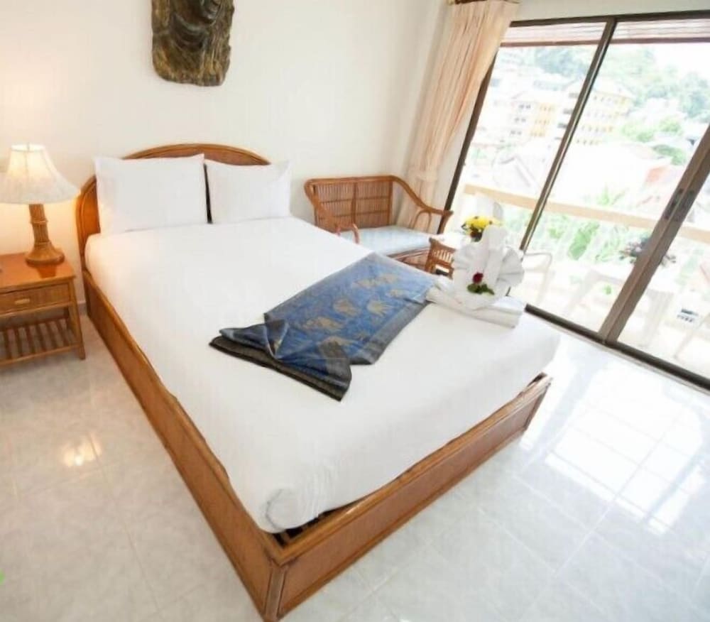 DELUXE, DOUBLE BED