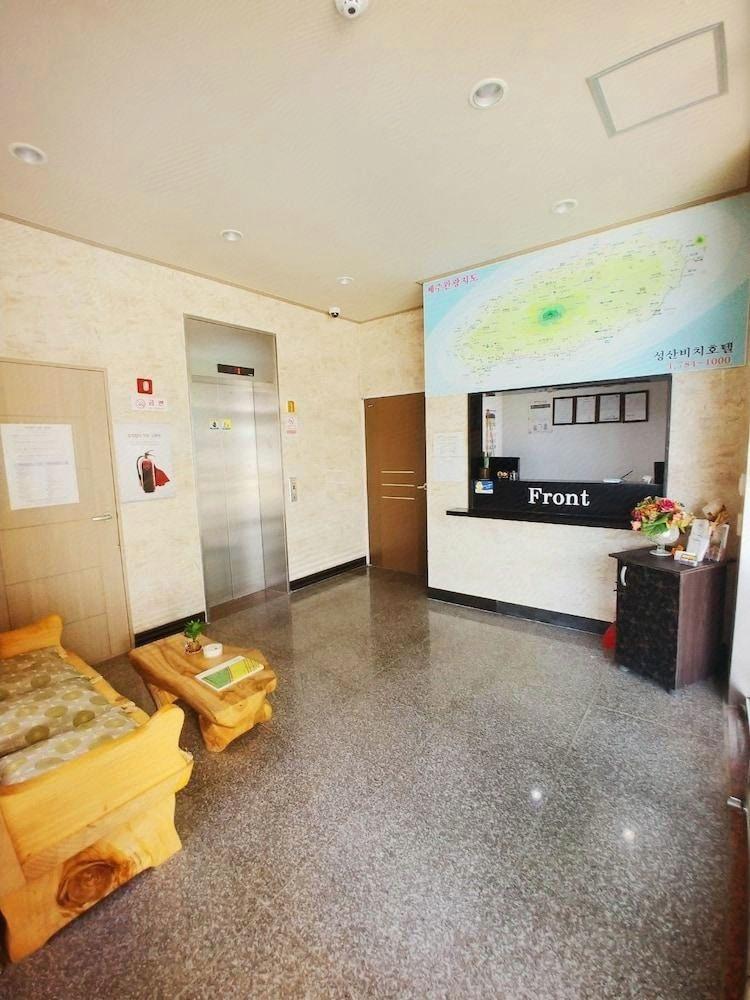 Sungsan Beach Hotel 9/38