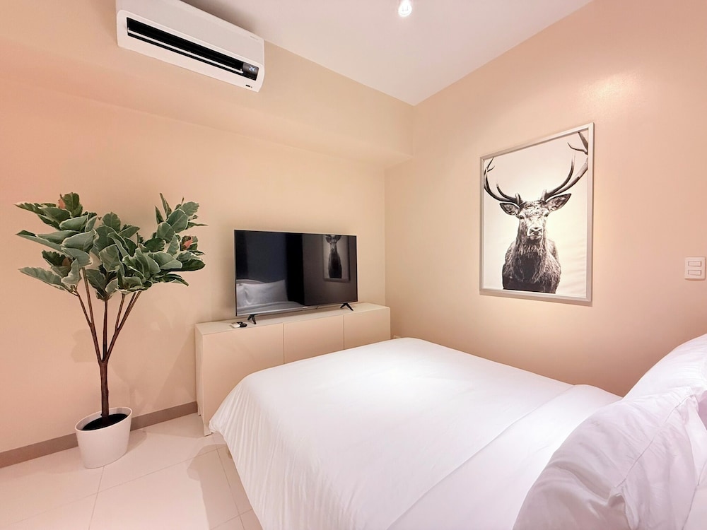 One Uptown Residence Bgc 28/50