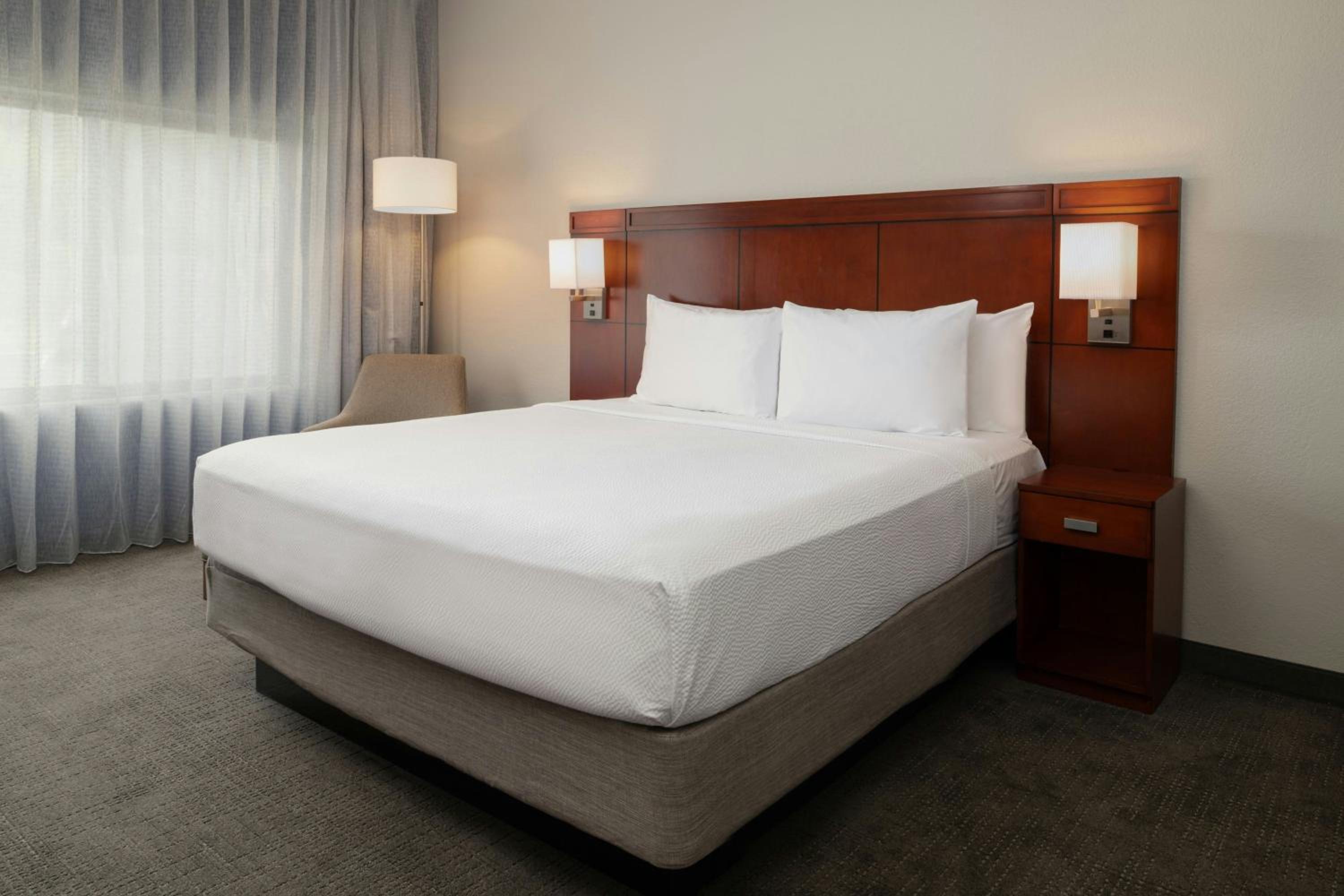 1 Bedroom, Suite, King Bed, Sofa