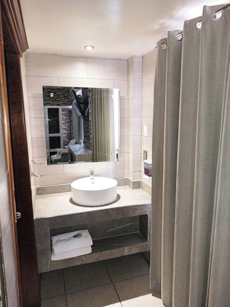 Hotel Baeza 48/50