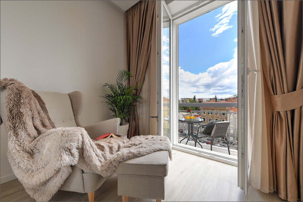 Via Porto Rooms 30/49