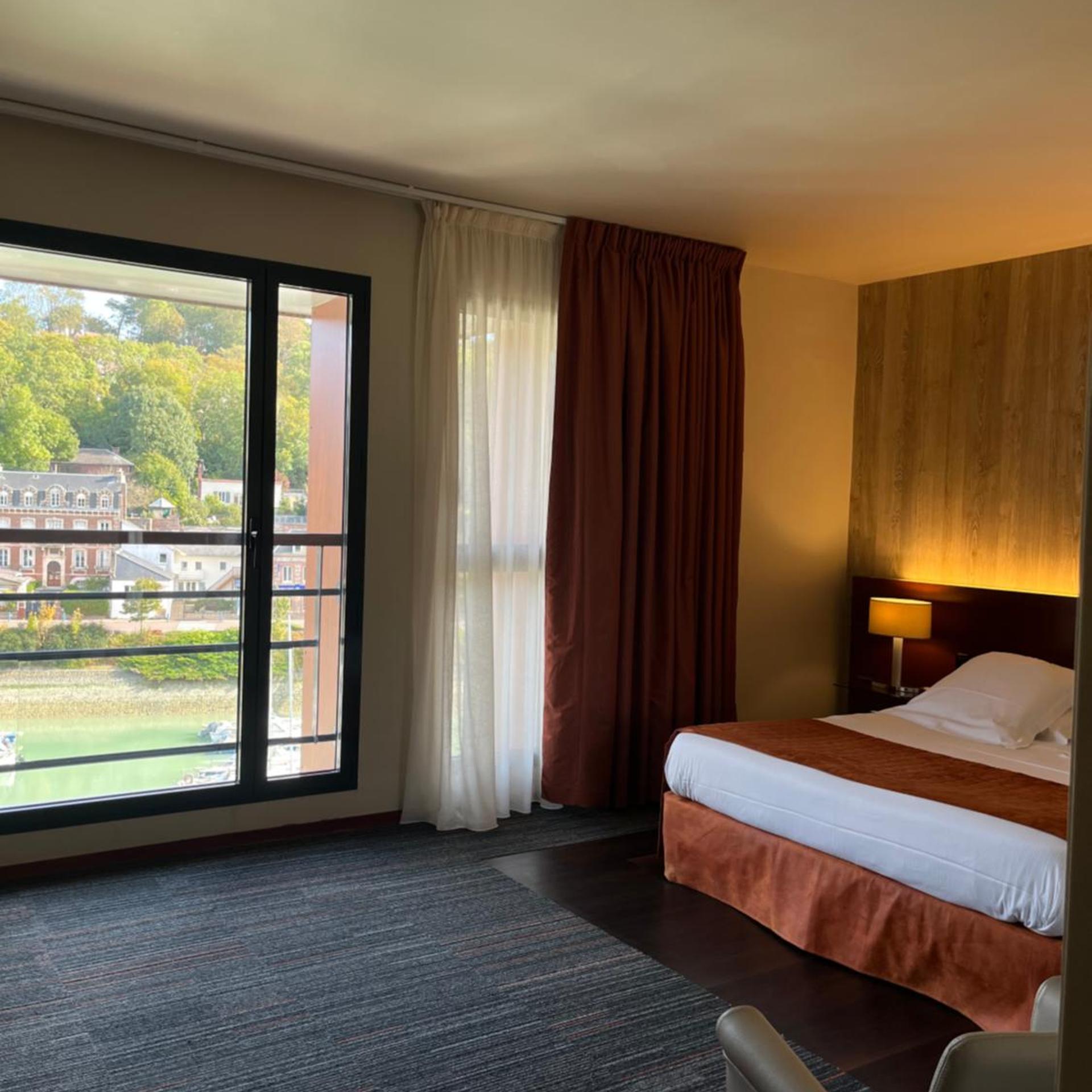 Room, Double Bed, Harbour Side 2/6