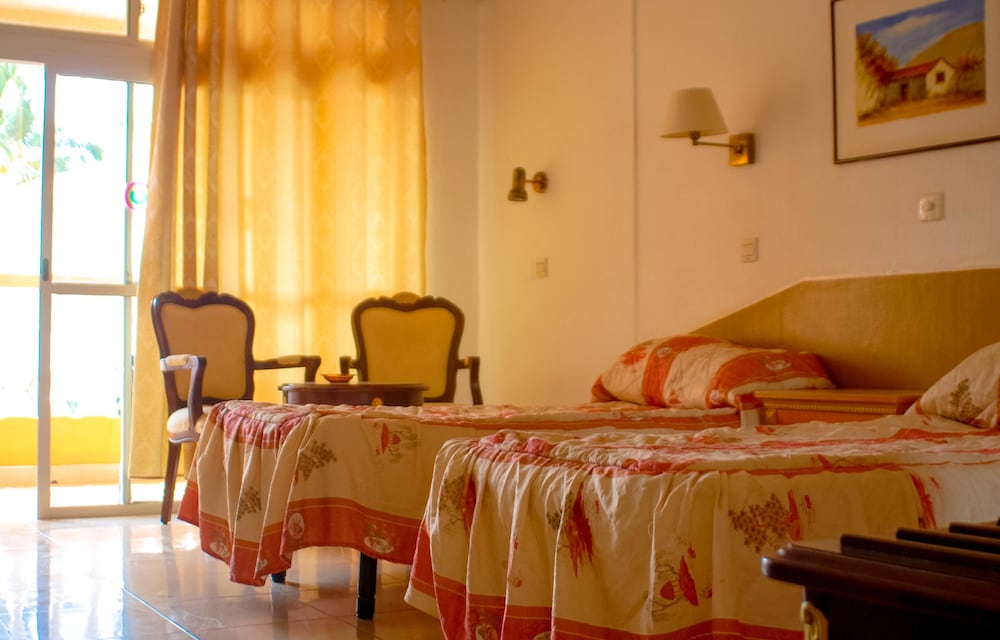 Cape Point Hotel 30/76