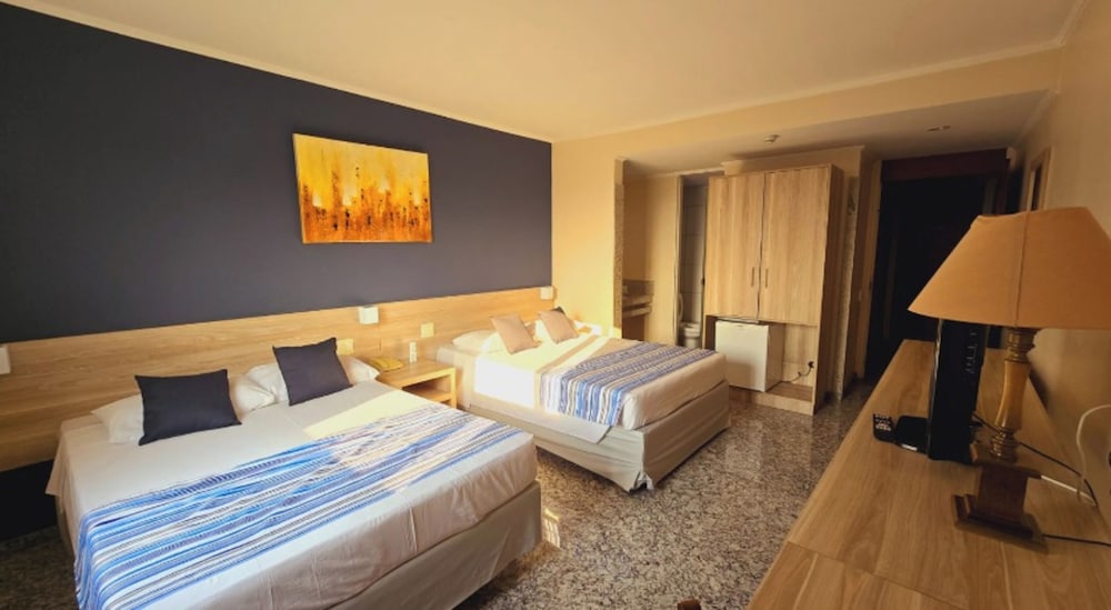 EXECUTIVE, 2 DOUBLE BEDS