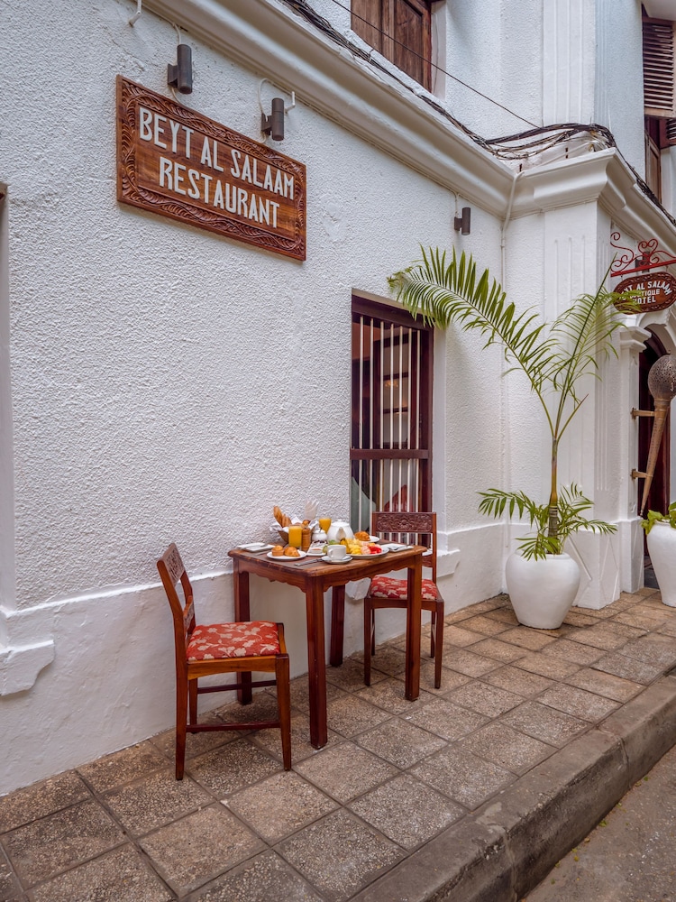Beyt Al Salaam Boutique Hotel 51/63
