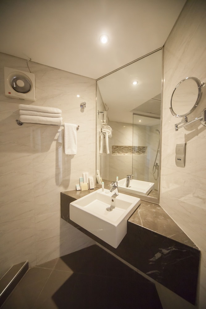 Pearl Hotel and Spa (ex Pearl Beach Hotel) 17/35