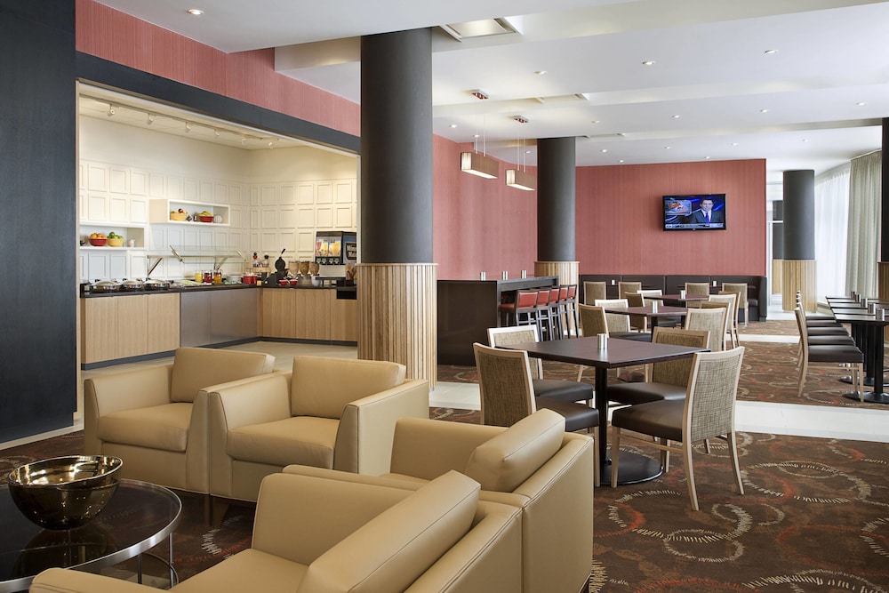 Residence Inn Calgary Airport 33/47