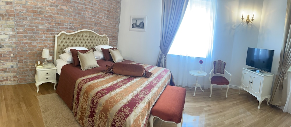 Premium, Double or Twin Bed