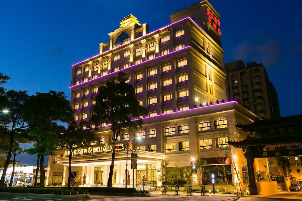 Royal Gold Hotel 4/38