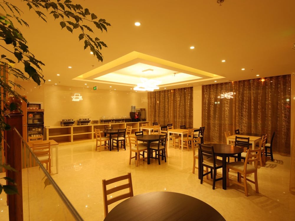 Greentree Inn Taizhou Jingjiang Zhongzhou Road Sunshine International Business Hotel 54/62