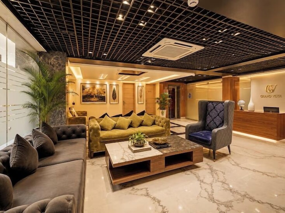 Staybook Hotel Nitya Maharani 37/50