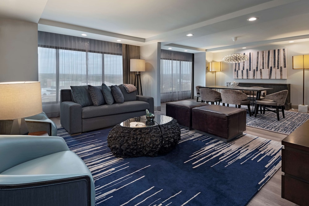 Hyatt Regency Austin 48/77