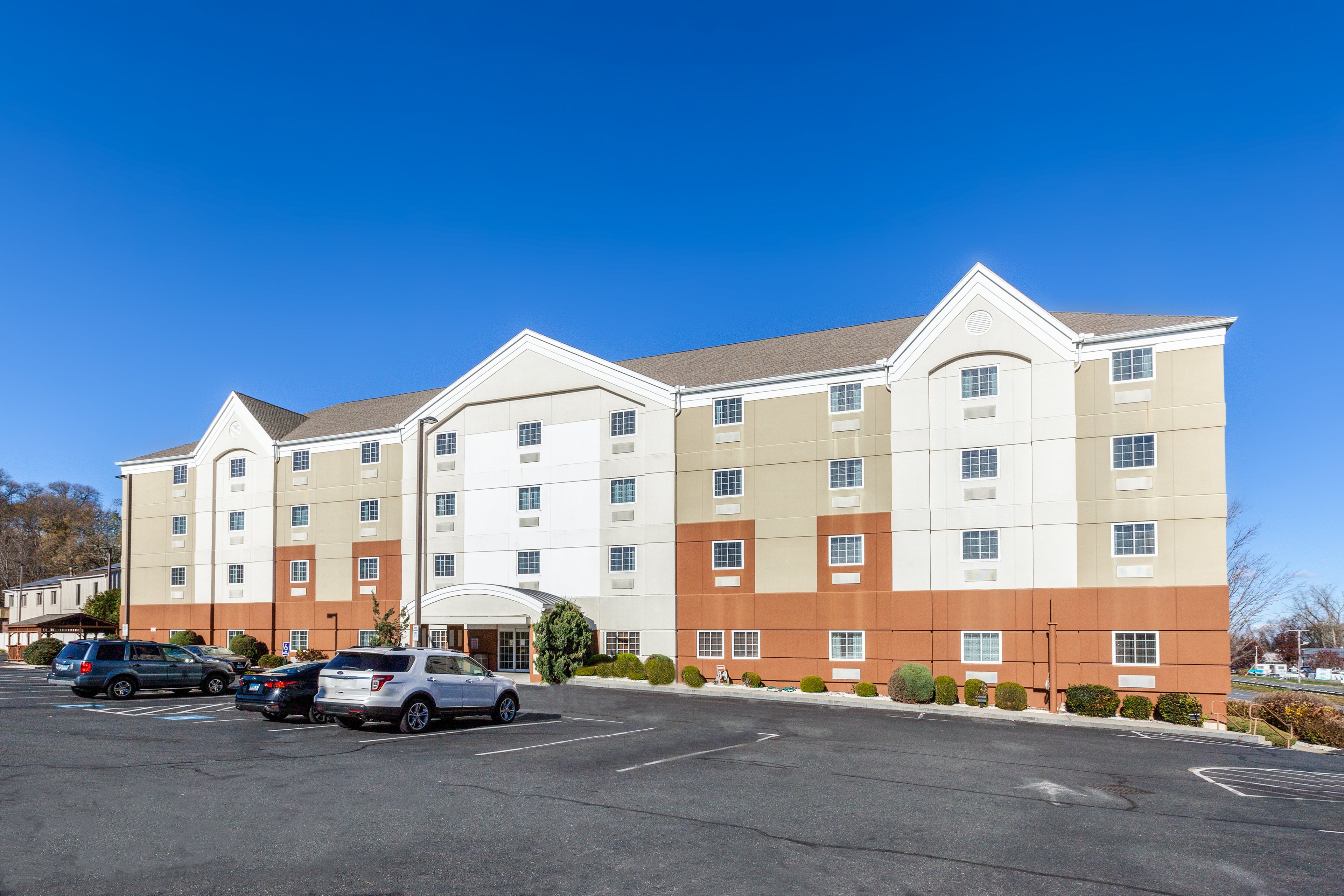 Candlewood Suites West Springfield 57/58