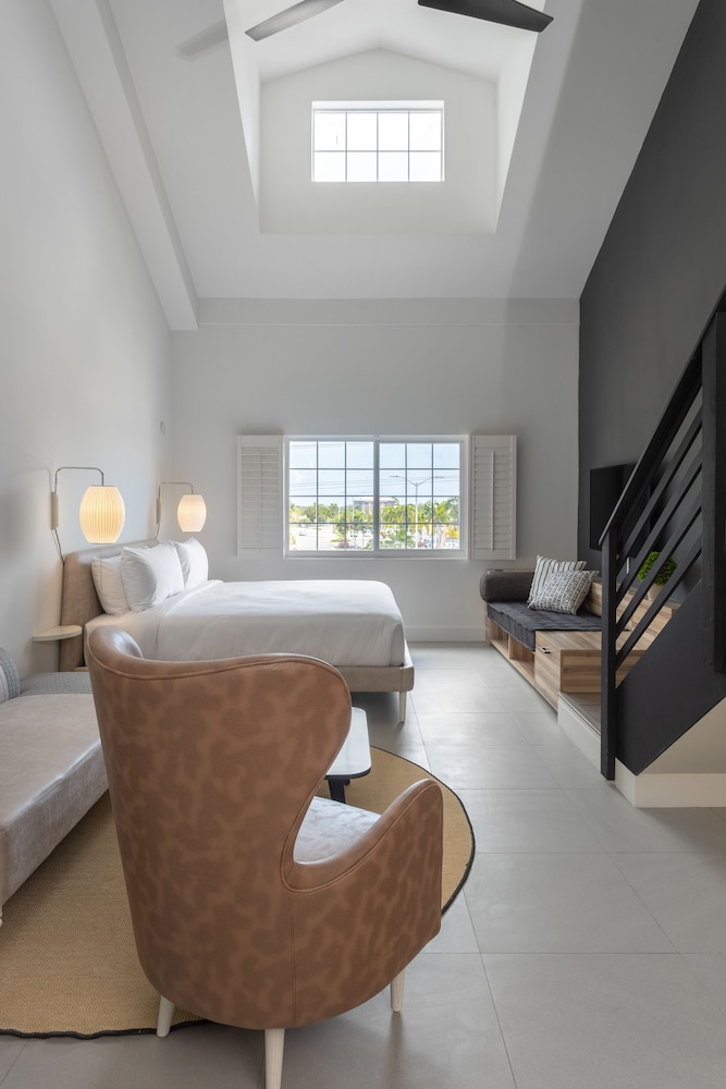 The Locale Hotel Grand Cayman 10/39