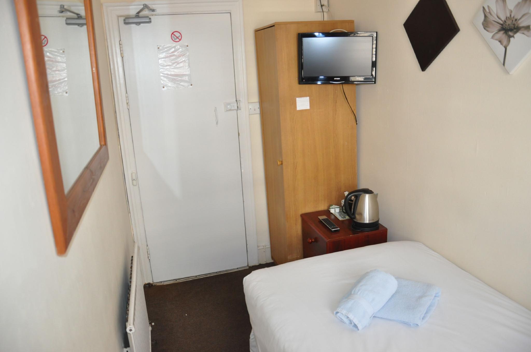 Single, External Bathroom