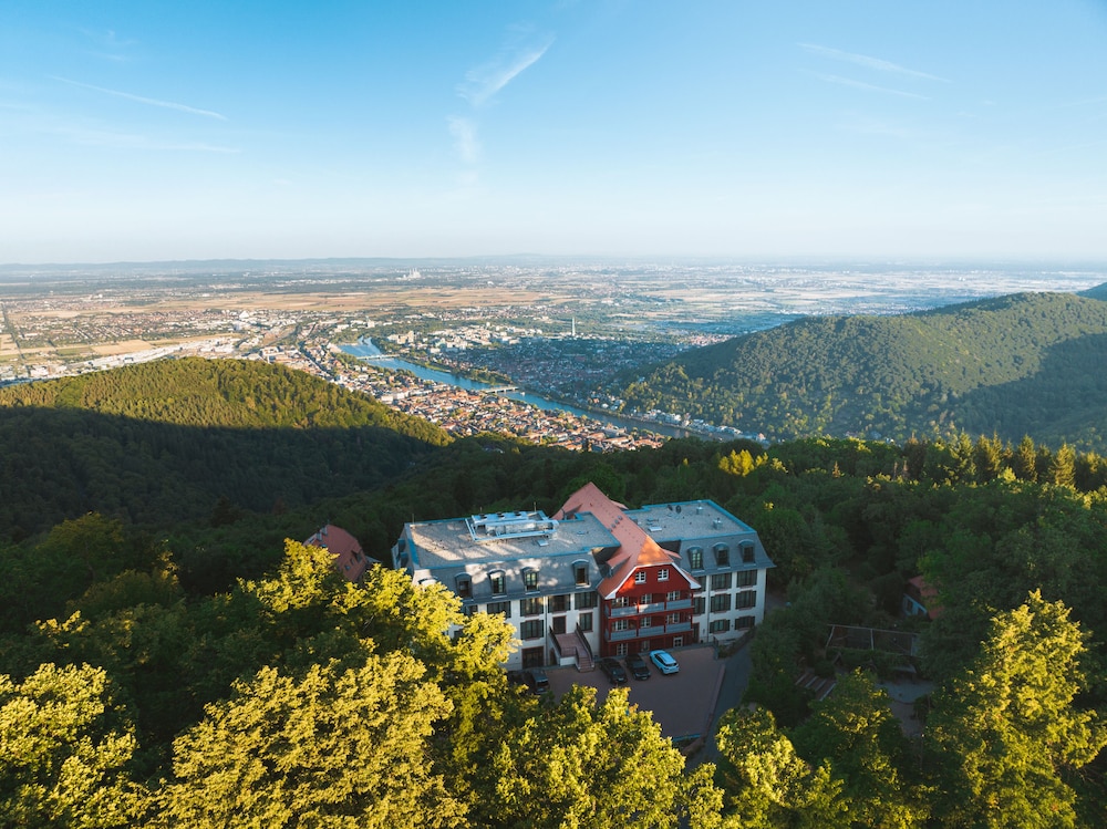 Berggasthof Konigstuhl 37/43