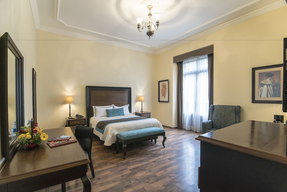 Hotel Morales Historical & Colonial 34/73