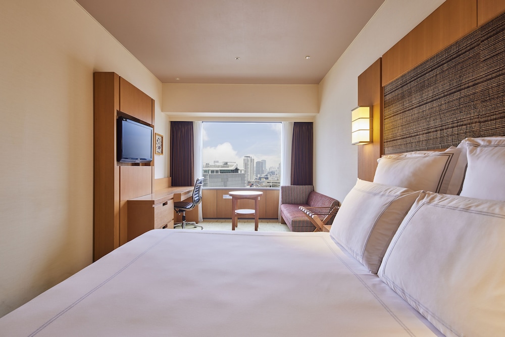 SWISS ADVANTAGE, KING BED