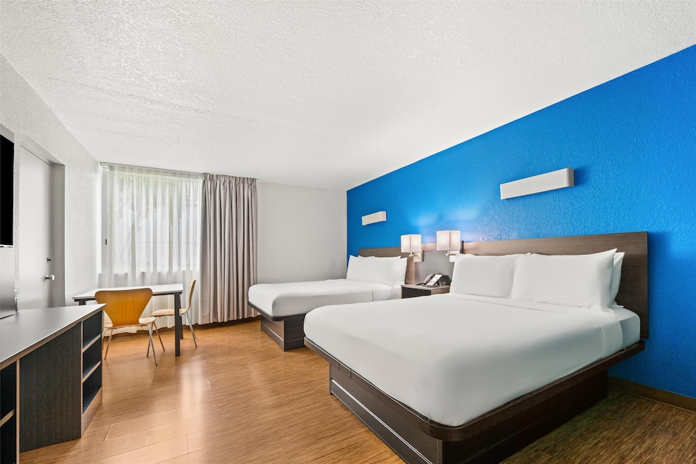 Signature Inn Miami 36/60