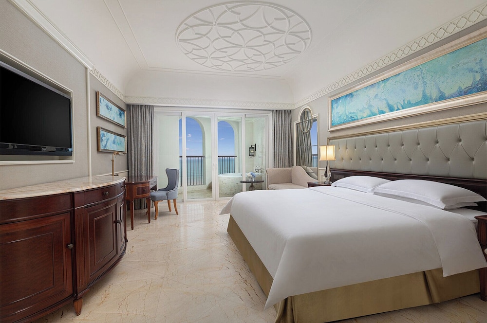 Plaza, Crowne, Club, King Bed