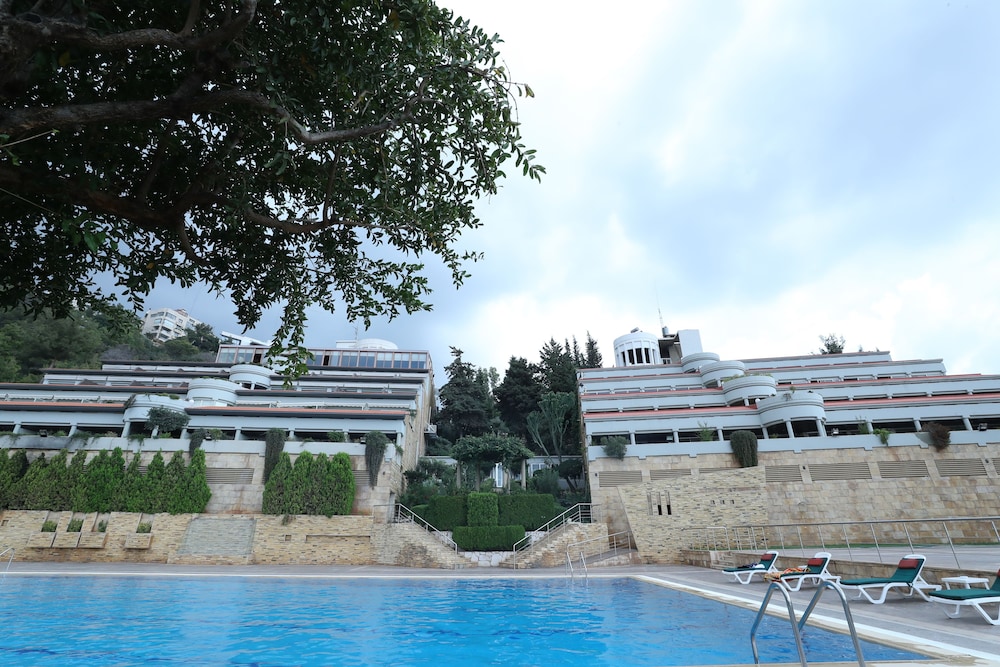 MONTEVERDE HOTEL 62/64
