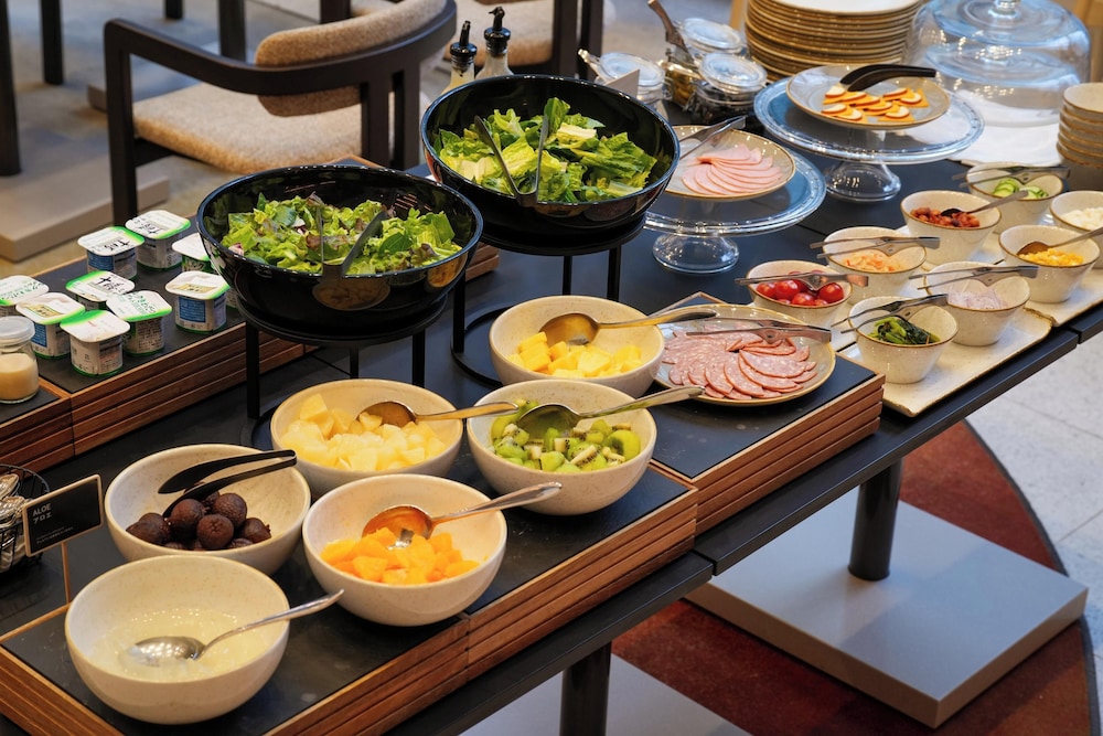 YOTEL Tokyo Ginza, Select by Hilton 40/50