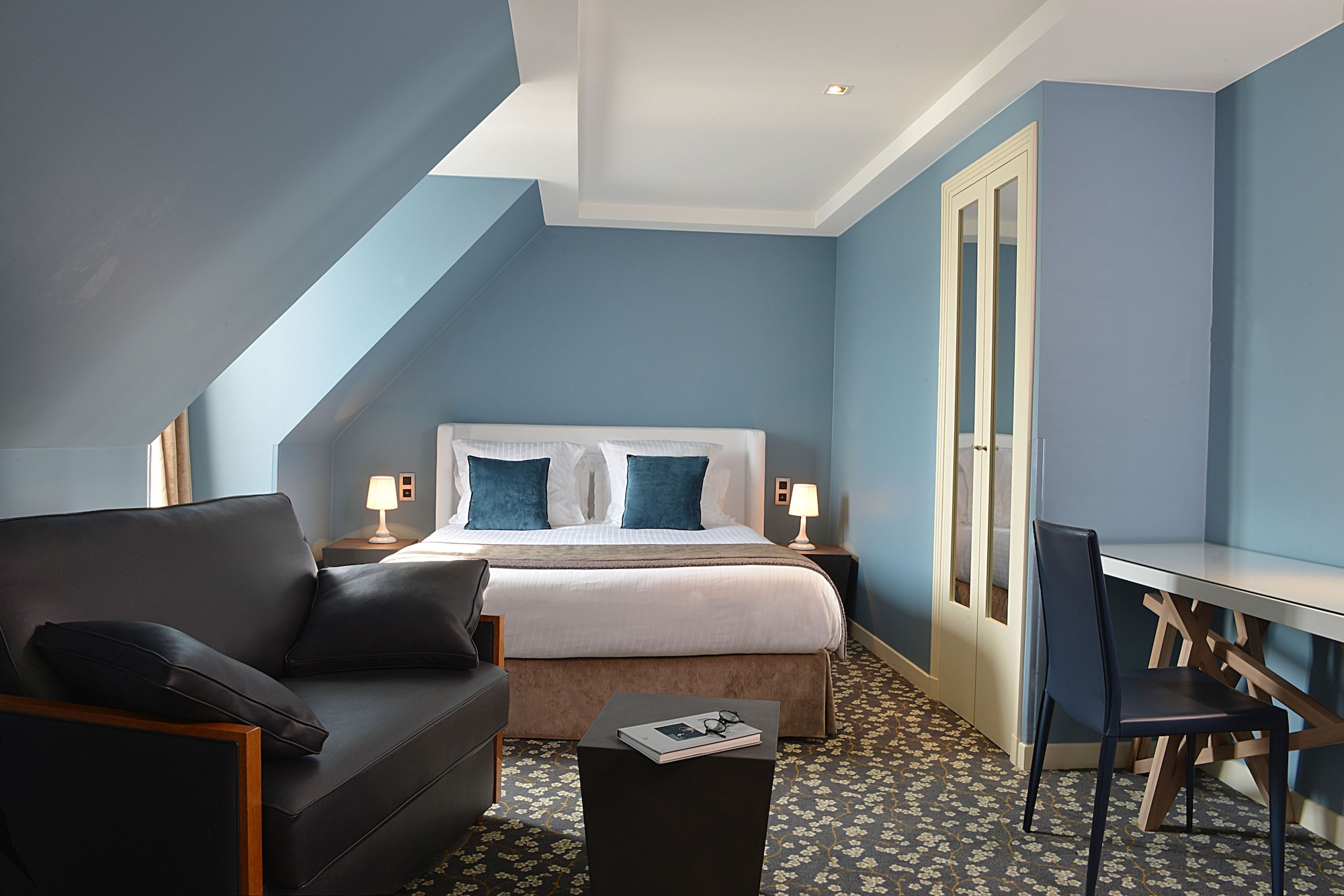 غرفة ديلوكس بسرير كوين، GRAND HOTEL MALHER 3/4