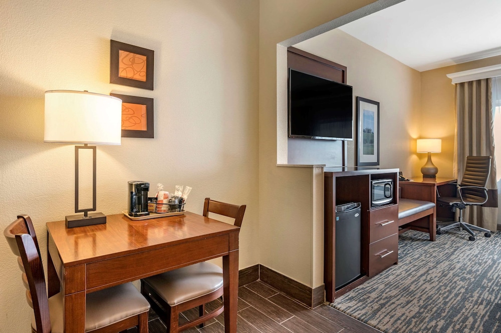 Comfort Suites Keeneland 47/48
