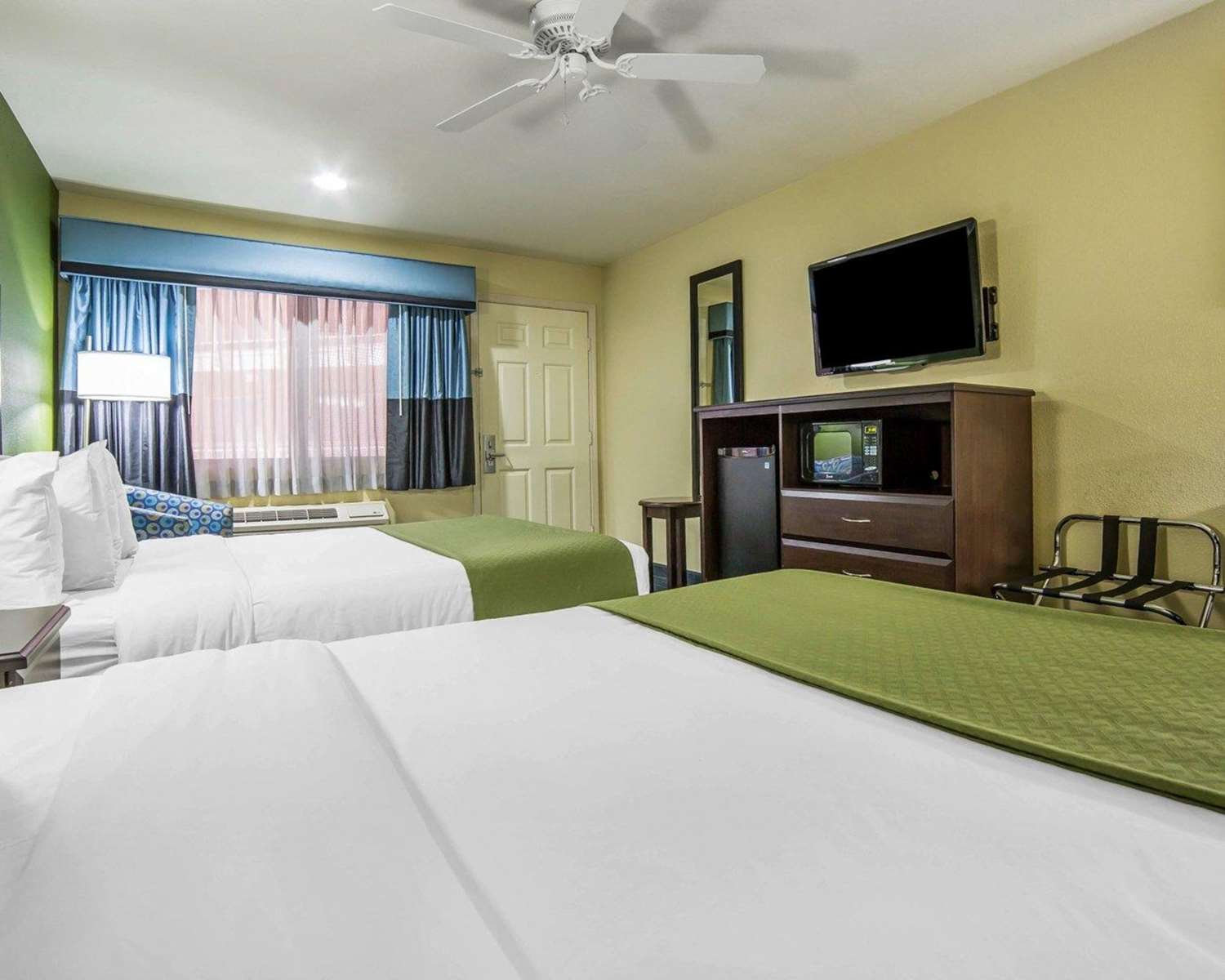 غرفة بسريرين كوين، Quality Inn Needles, CA 3/4