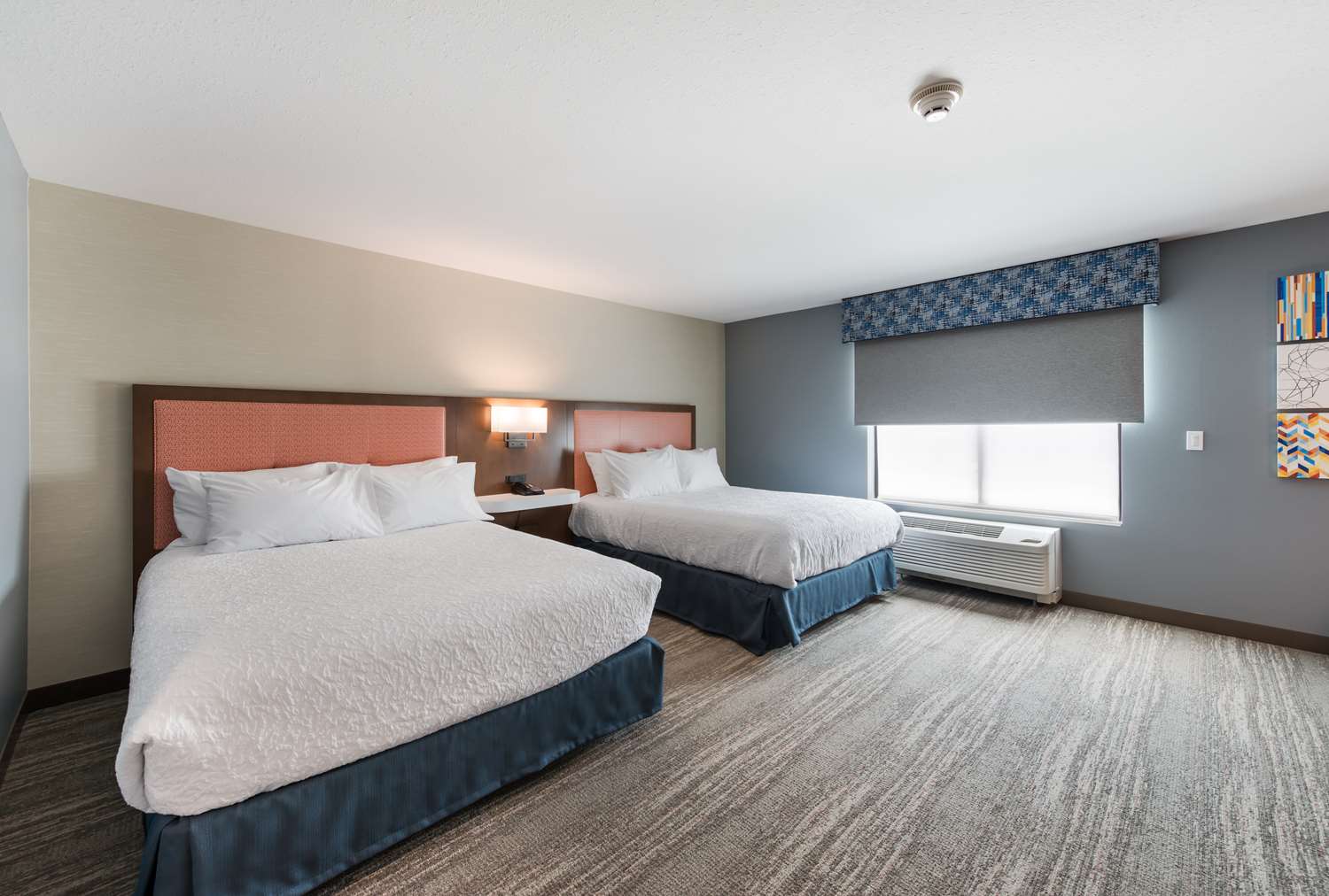 Room, Queen Bed, Bathtub, Accessible