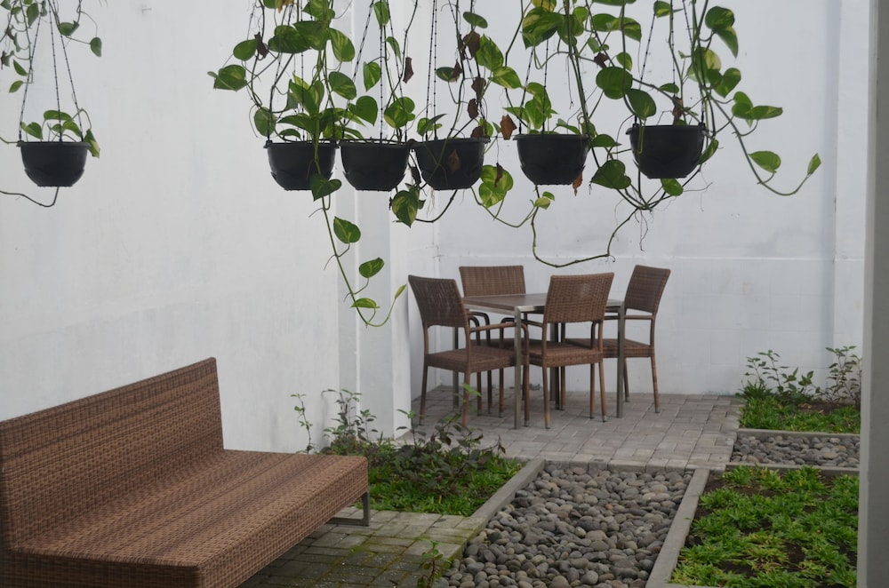 Mawar Asri Hotel 35/43