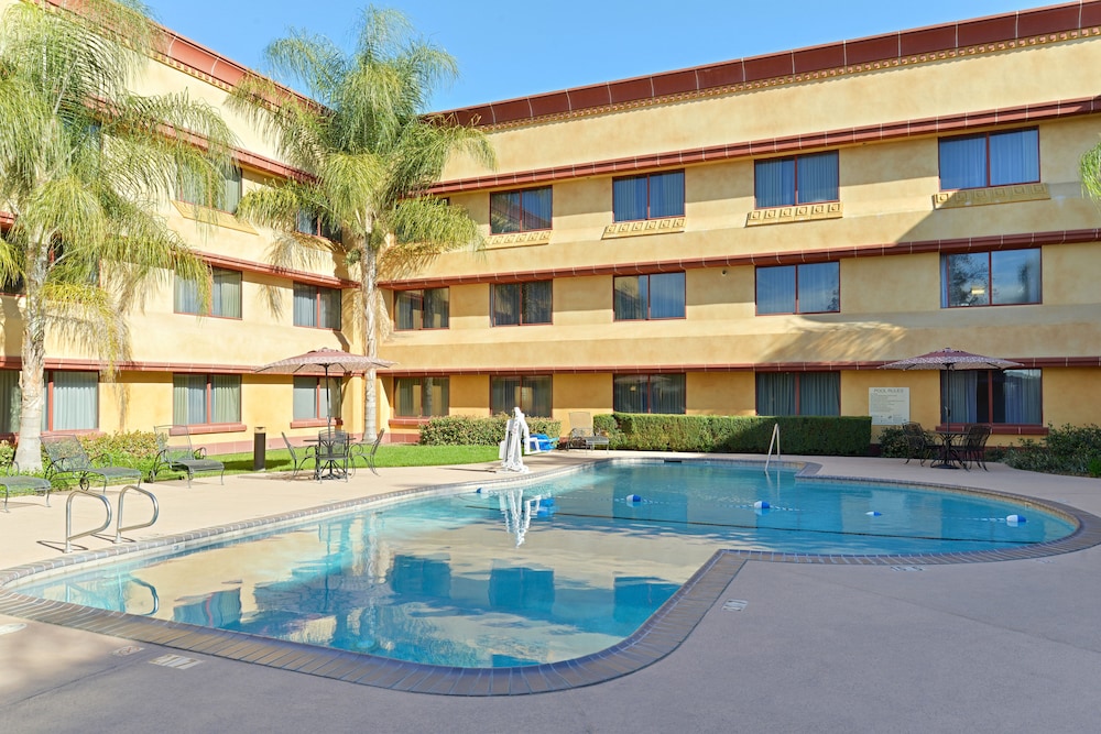 Holiday Inn Sacramento Rancho Cordova 7/77