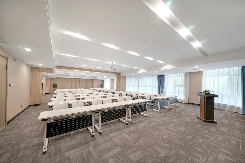 Holiday Inn Express Harbin Songbei New District 51/58